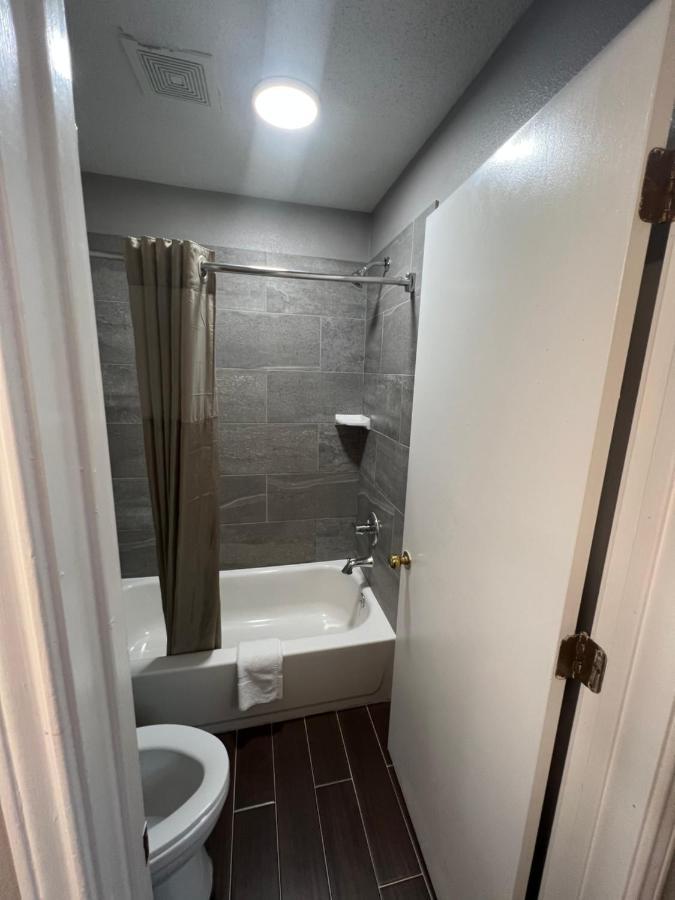 Key West Inn - Tuscumbia Kültér fotó